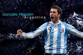 爱游戏体育客户端-霍勒迪全能表现雄鹿连胜延续，霍勒迪在雄鹿打什么位置