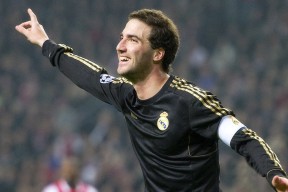 爱游戏体育-里昂三轮不胜，主场失守南特，里昂vs南特