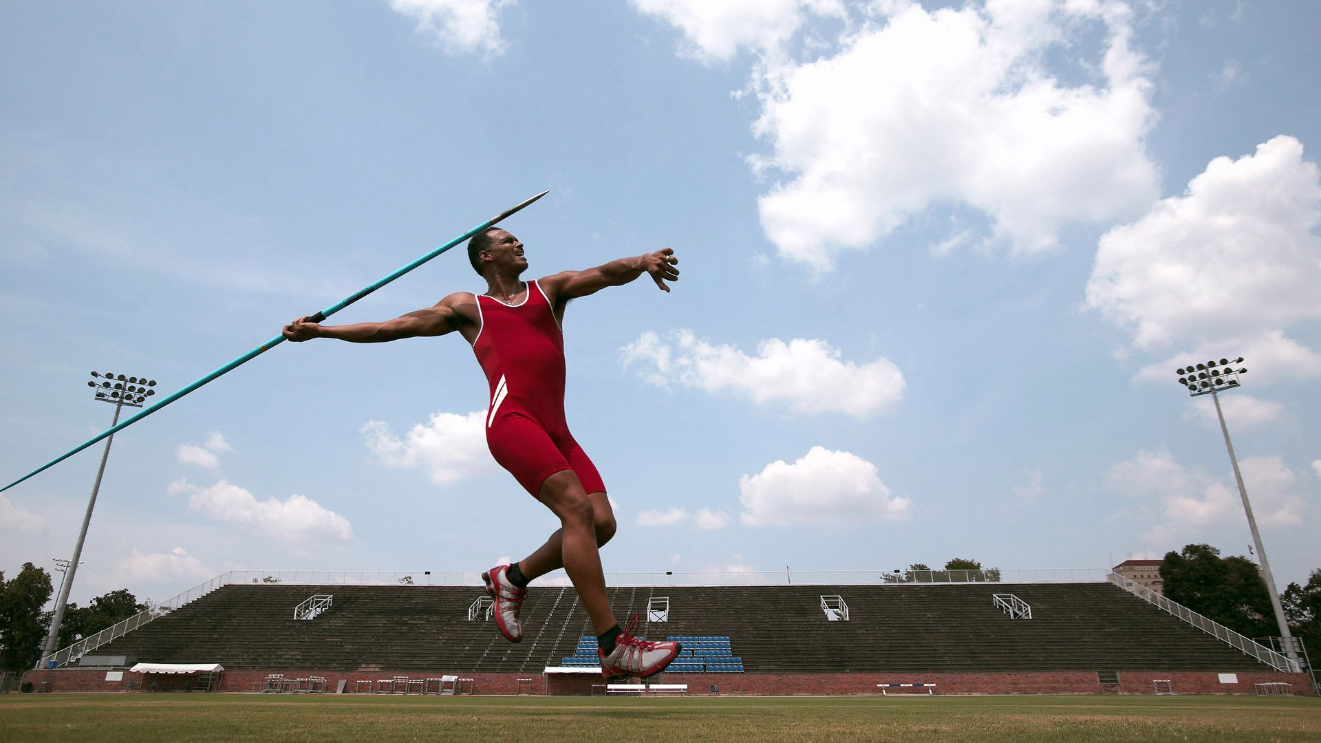 诺丁汉森林锋线威胁大,城市地标冲击前八,诺丁汉森林的主场